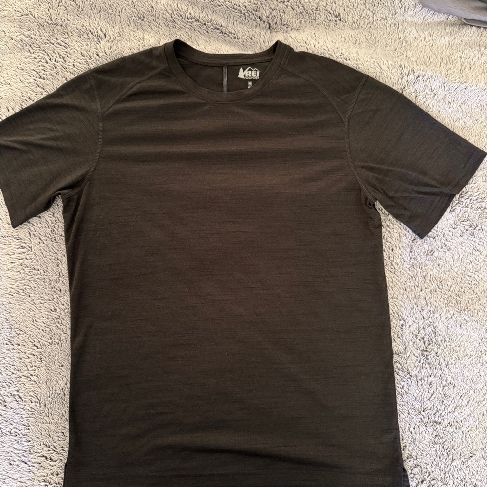 REI Black Short Sleeve Crew Neck Tee